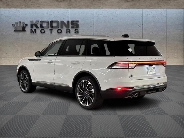 Photo of 2025 White Metallic Lincoln Aviator