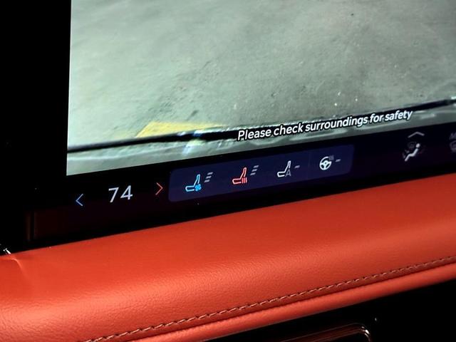 Photo of 2025 White Metallic Lincoln Aviator