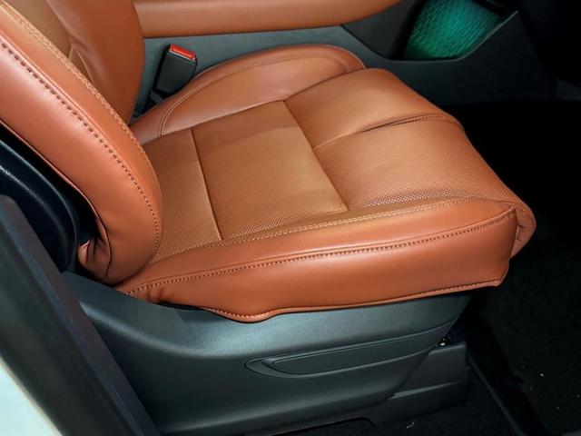 Photo of 2025 White Metallic Lincoln Aviator