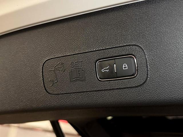 Photo of 2025 White Metallic Lincoln Aviator