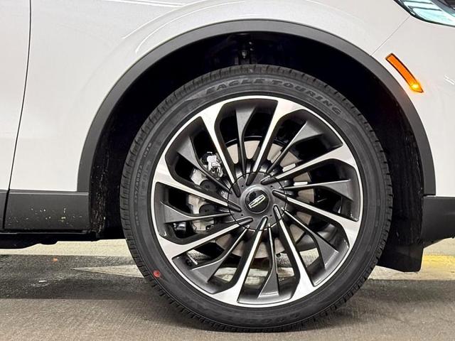 Photo of 2025 White Metallic Lincoln Aviator