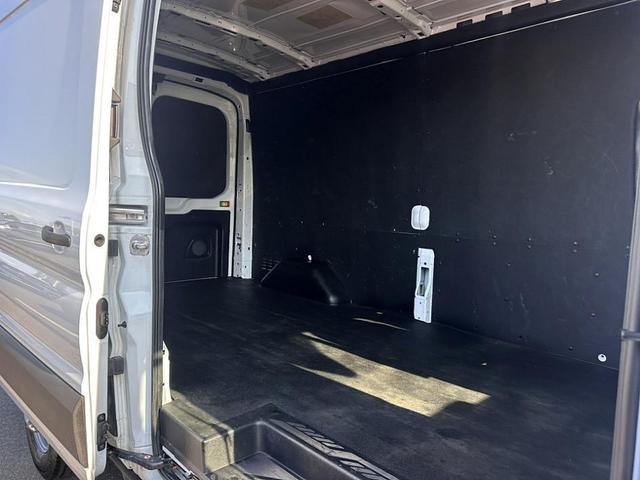 Photo of 2023 Oxford White Ford Transit-250