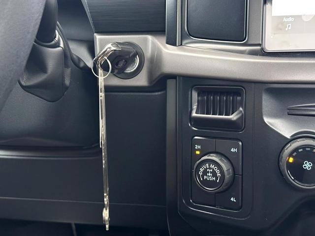 Photo of 2025 Gray Metallic Ford F-150