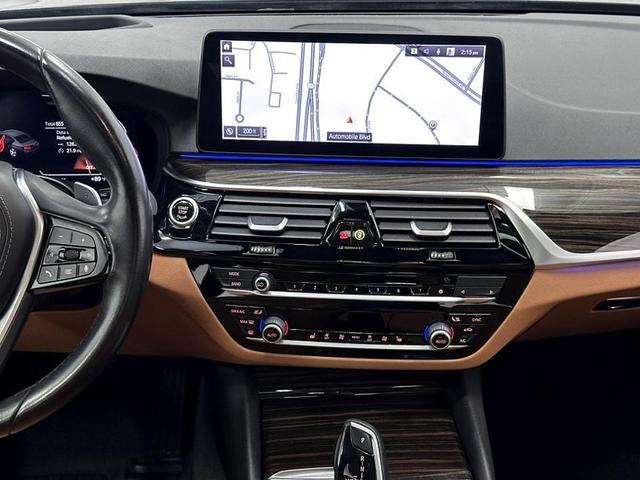 Photo of 2021 Black Sapphire Metallic BMW 540