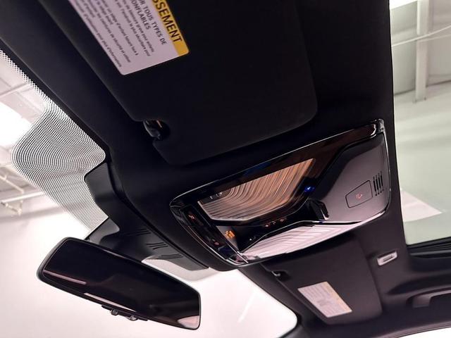 Photo of 2021 Black Sapphire Metallic BMW 540