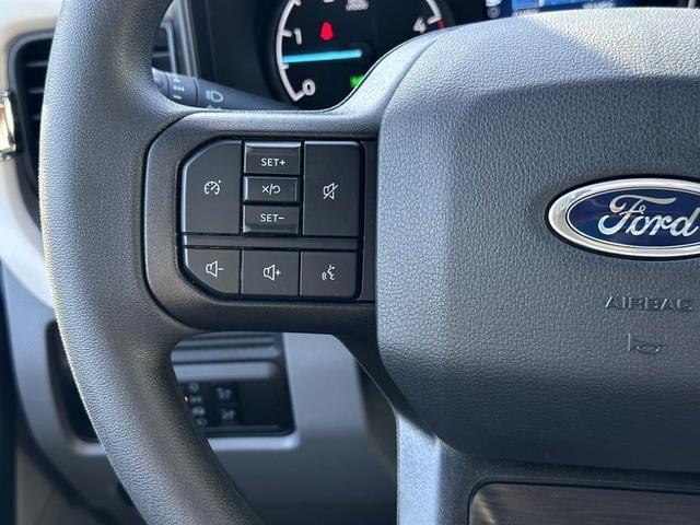 Photo of 2025 Oxford White Ford F-350