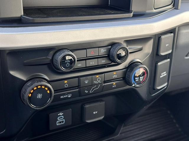 Photo of 2025 Oxford White Ford F-350
