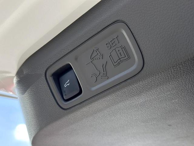 Photo of 2022 Pristine White Lincoln Navigator
