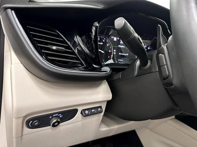 Photo of 2021 Summit White Buick Envision