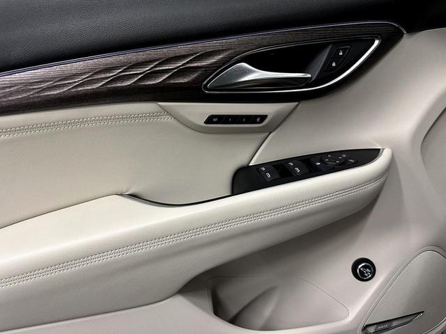 Photo of 2021 Summit White Buick Envision