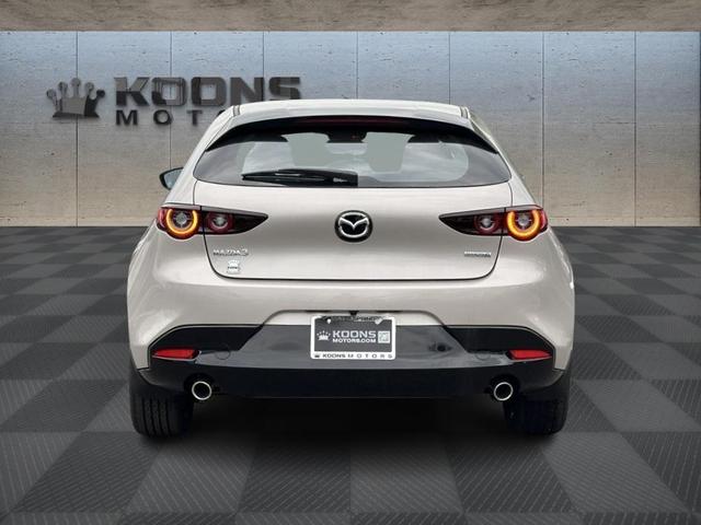 Photo of 2025 Quartz Metallic Mazda Mazda3