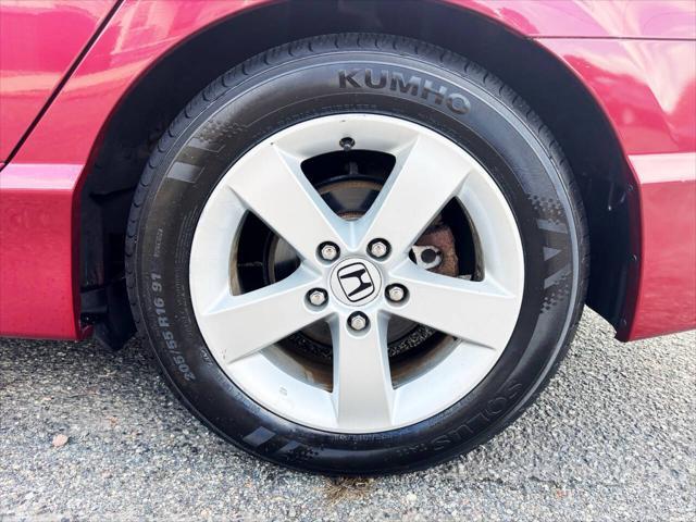 Photo of 2006 Red Honda Civic
