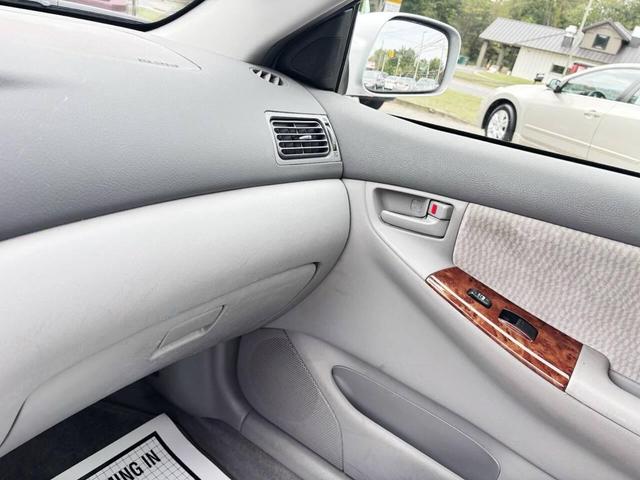 Photo of 2006 Silver Toyota Corolla