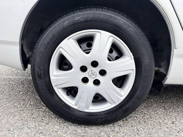 Photo of 2006 Silver Toyota Corolla