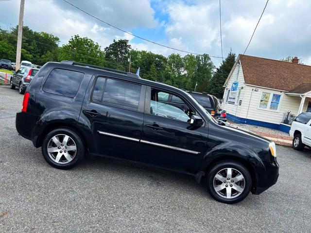 Photo of 2012 Black Honda Pilot