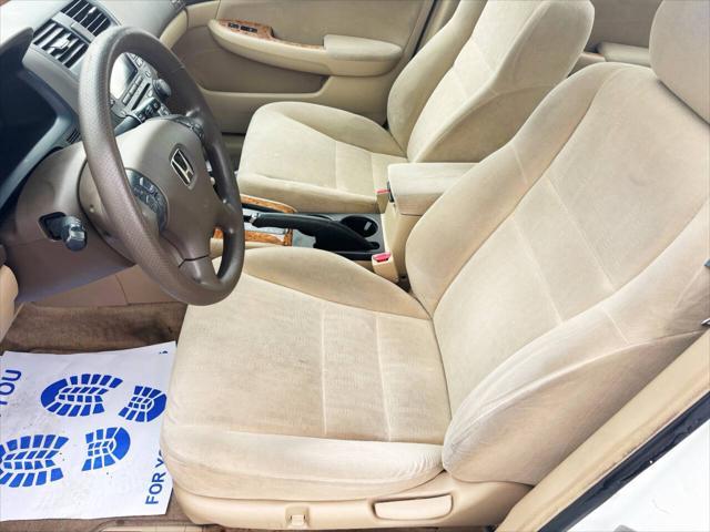 Photo of 2003 White Honda Accord