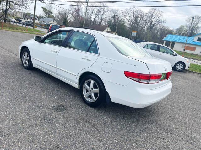 Photo of 2003 White Honda Accord