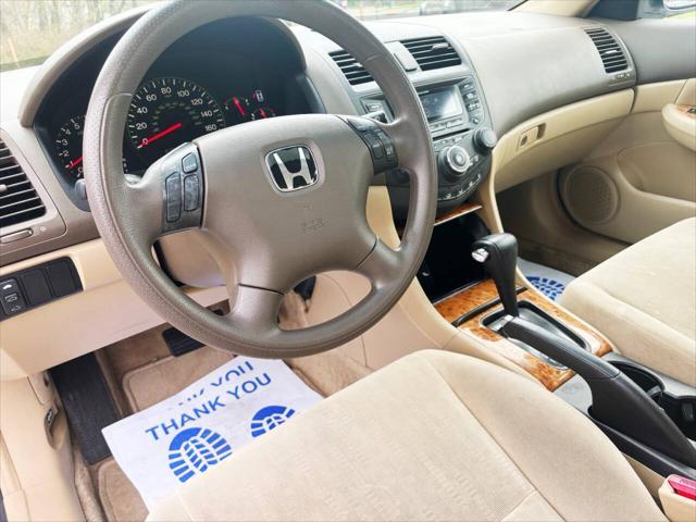 Photo of 2003 White Honda Accord