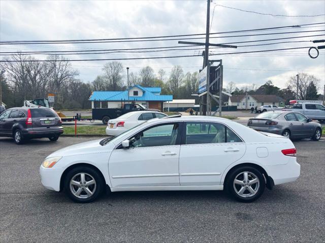 Photo of 2003 White Honda Accord