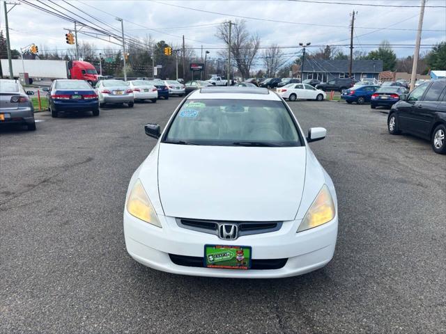 Photo of 2003 White Honda Accord