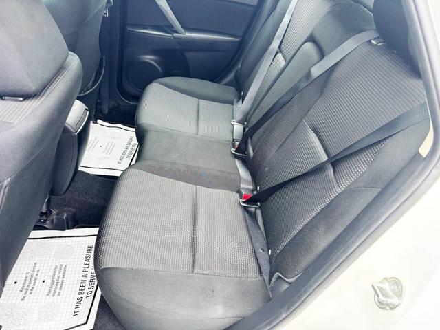 Photo of 2012 White Mazda Mazda3