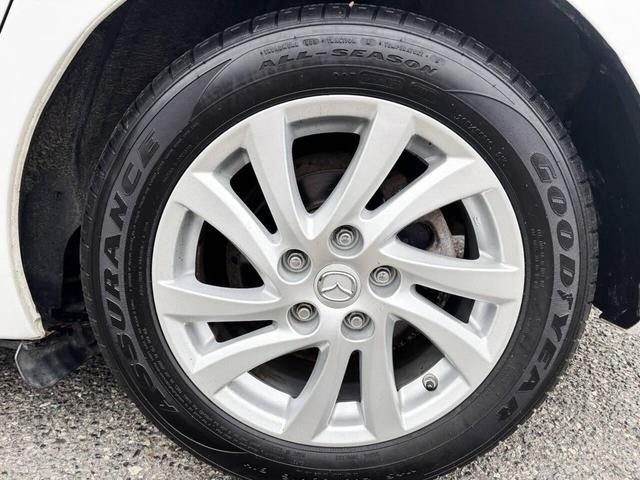 Photo of 2012 White Mazda Mazda3