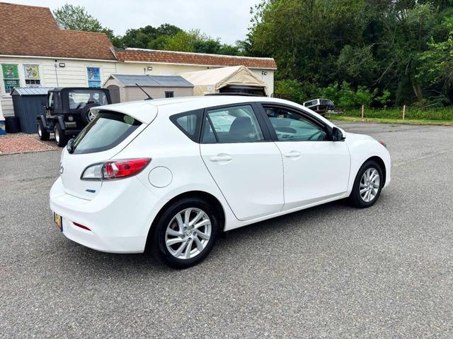 Photo of 2012 White Mazda Mazda3
