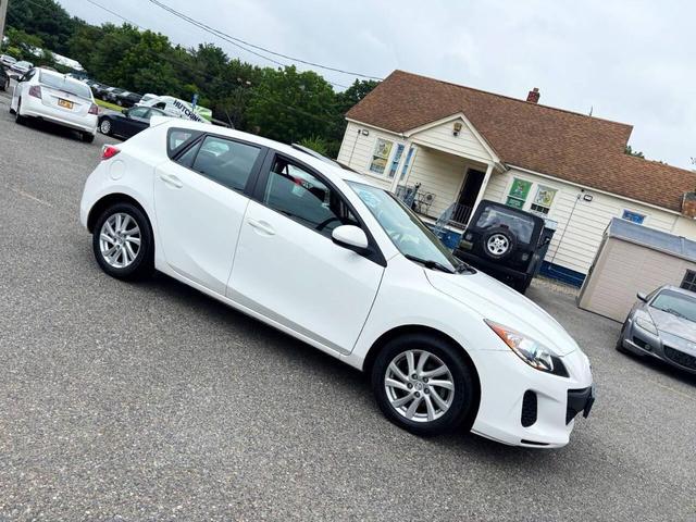 Photo of 2012 White Mazda Mazda3