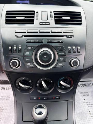 Photo of 2012 White Mazda Mazda3