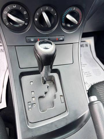 Photo of 2012 White Mazda Mazda3