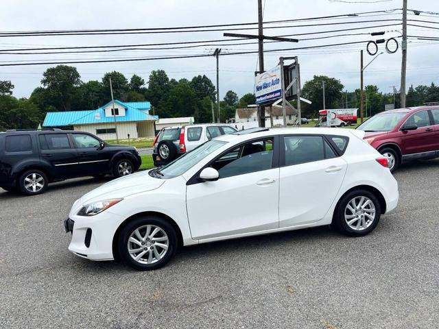 Photo of 2012 White Mazda Mazda3