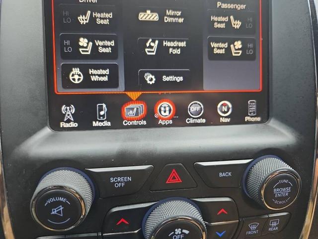 Photo of 2016 Brilliant Black Crystal Pearlcoat Dodge Durango