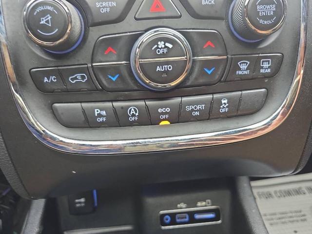 Photo of 2016 Brilliant Black Crystal Pearlcoat Dodge Durango