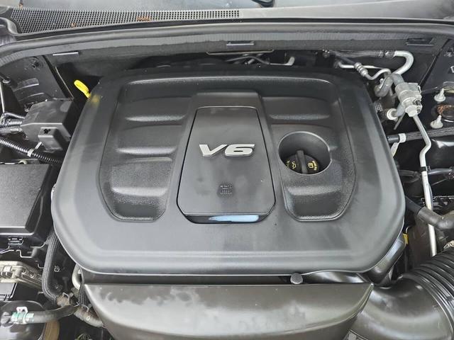 Photo of 2016 Brilliant Black Crystal Pearlcoat Dodge Durango