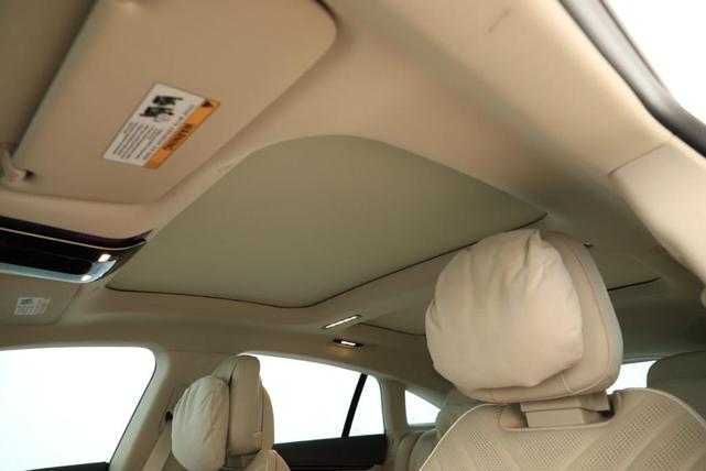 Photo of 2022 Twilight Blue Metallic Mercedes-Benz EQS 580