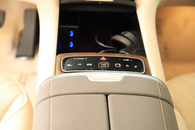 Photo of 2022 Twilight Blue Metallic Mercedes-Benz EQS 580