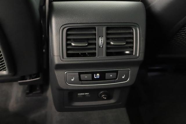 Photo of 2023 Daytona Gray Pearl Effect Audi Q5
