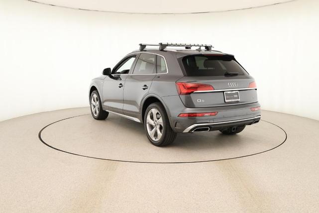 Photo of 2023 Daytona Gray Pearl Effect Audi Q5