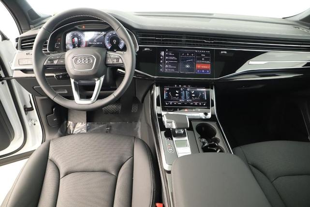 Photo of 2025 Glacier White Metallic Audi Q7