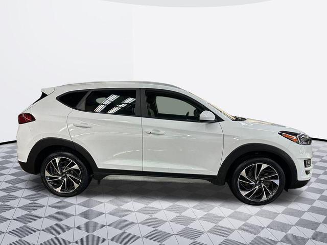 Photo of 2019 Dazzling White Hyundai TUCSON
