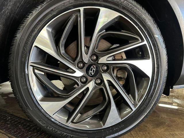 Photo of 2019 Dazzling White Hyundai TUCSON