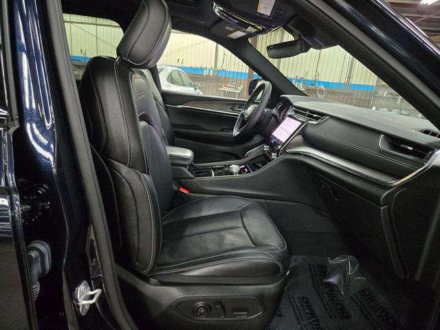 Photo of 2023 Midnight Sky Jeep Grand Cherokee L