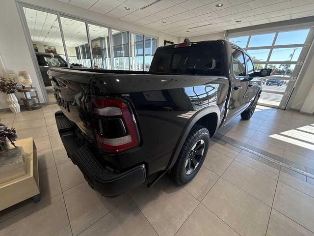 Photo of 2022 Diamond Black Crystal Pearlcoat RAM 1500