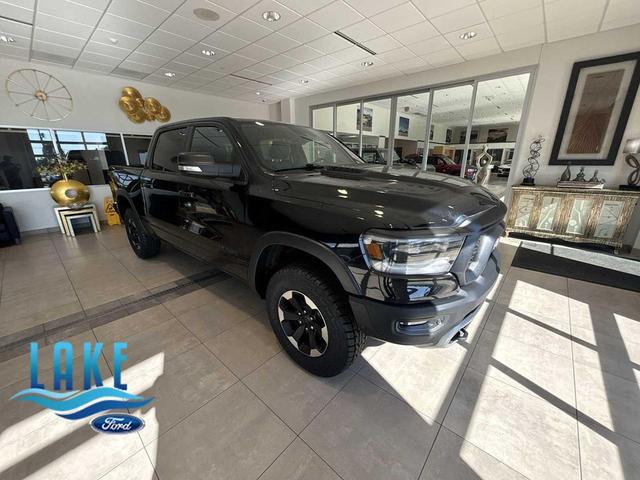 Photo of 2022 Diamond Black Crystal Pearlcoat RAM 1500