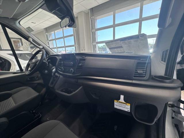 Photo of 2025 Oxford White Ford Transit-250