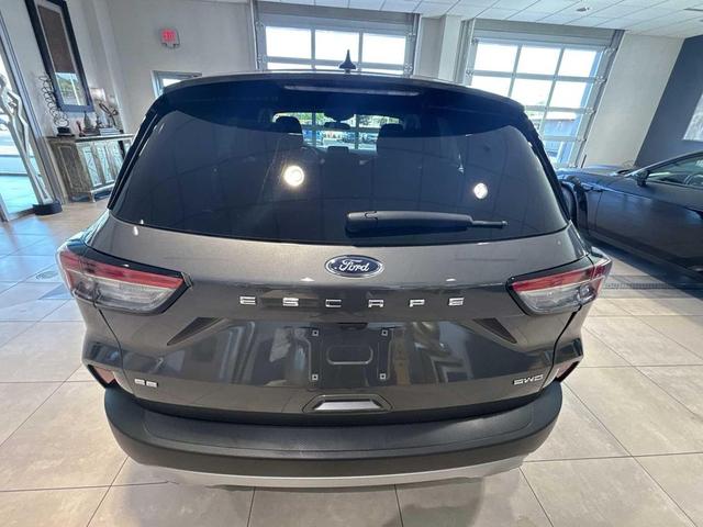Photo of 2021 Carbonized Gray Metallic Ford Escape