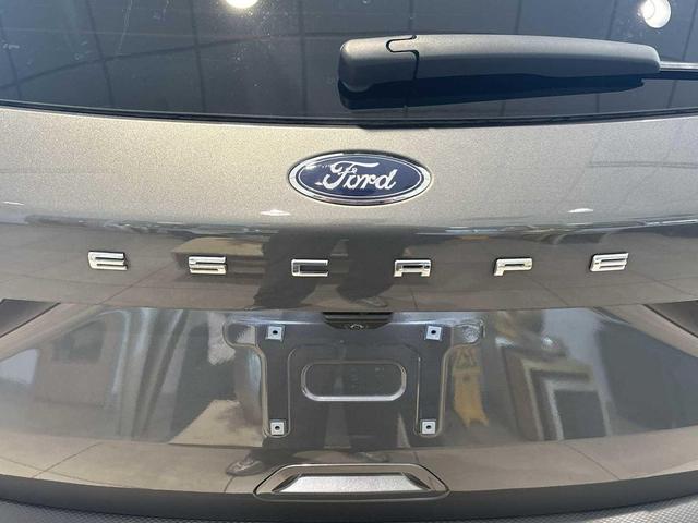 Photo of 2021 Carbonized Gray Metallic Ford Escape