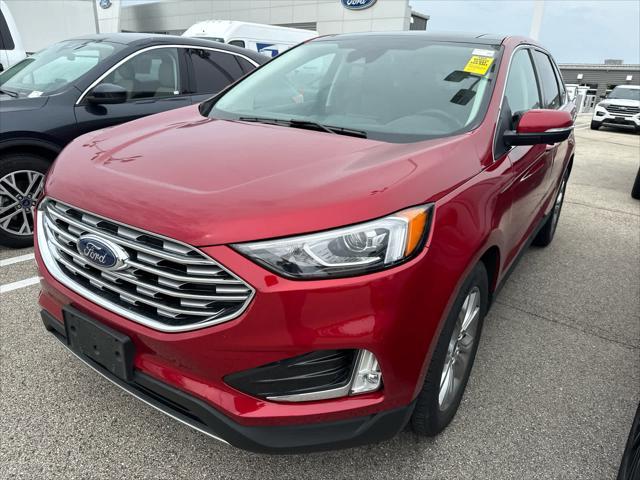 Photo of 2022 Star White Metallic Tri-Coat Ford Edge