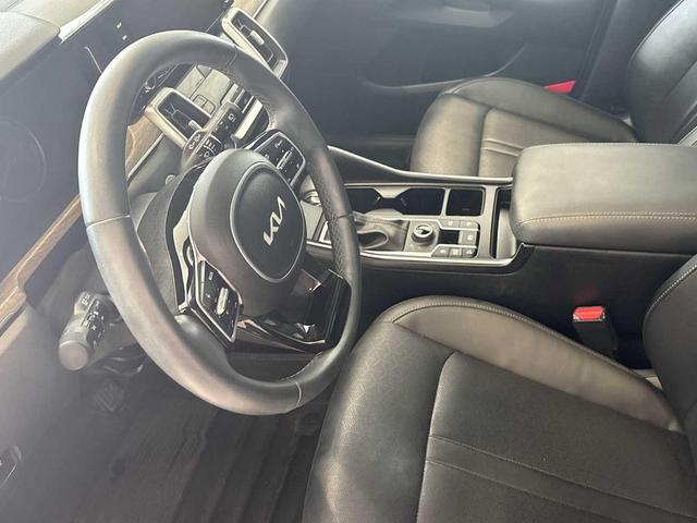 Photo of 2023 Wolf Gray Kia Sorento