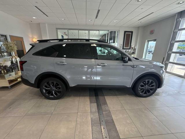 Photo of 2023 Wolf Gray Kia Sorento